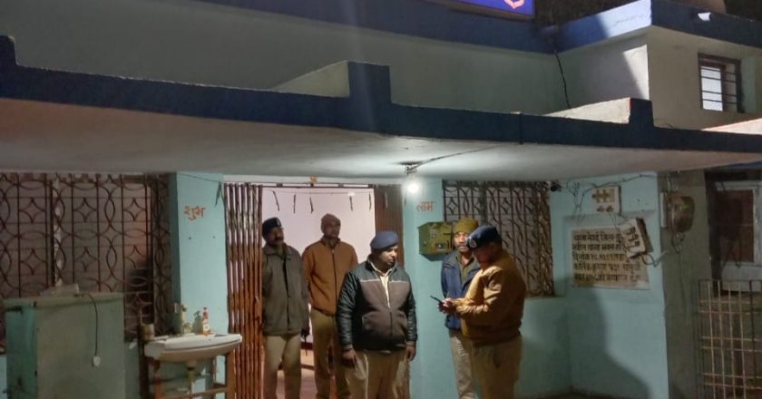 आधी रात में शहर की सड़को में पुलिस प्रशासन ,एसएसपी दुर्ग ने किया निरीक्षण