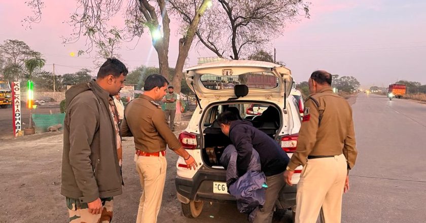 कोतरा रोड प्रभारी राकेश मिश्रा ने प्रेशर हॉर्न लगे वाहनों का काटा चालान