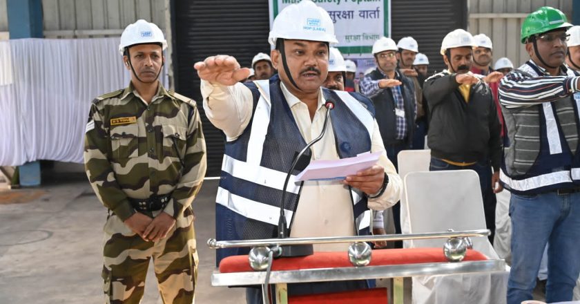 यातायात सुरक्षा माह के अंतर्गत एनटीपीसी लारा में समूहिक सुरक्षा वार्ता का आयोजन