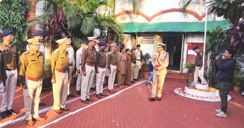 पुलिस अधीक्षक कार्यालय और थाना, चौकी में फहराया गया तिरंगा