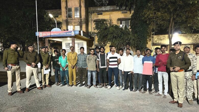 रायगढ़ शहर में फेरी कर सामान बचने वालों की ली पुलिस ने ली क्लास
