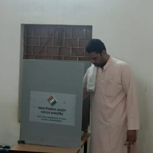 उमेश पटेल ने सपरिवार किया मतदान, कांग्रेस के बेहतर प्रदर्शन की जताई उम्मीद, बीजेपी पर साधा निशाना