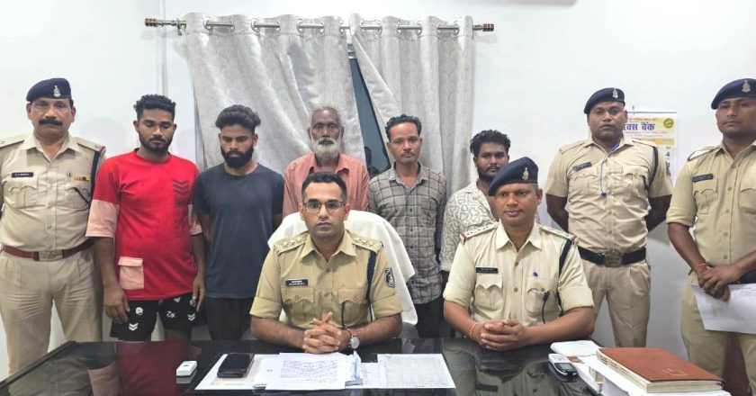 Raigarh Big News : पेट्रोल पंप पर मारपीट की सूचना पर तत्काल हरकत में आयी पुलिस टीम ने देर रात छापेमारी कर 06 आरोपियों को किया गिरफ्तार, आरोपियों में एक विधि के साथ संघर्षरत बालक भी शामिल