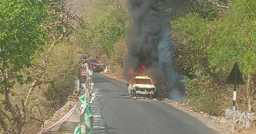 माउंट आबू जा रही कार में लगी आग नहीं हुआ कोई हताहत