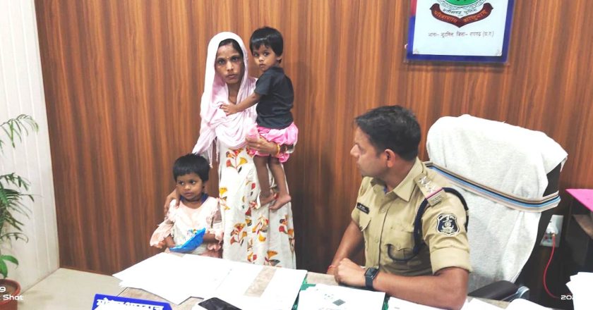 जूटमिल पुलिस की तत्परता से भटके बच्चे मिले माता-पिता से, सोशल मीडिया पर गुम बच्चों की खबर वायरल होने के बाद परिजन पहुंचे थाने