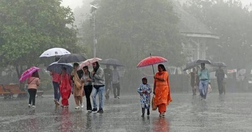 Monsoon Updates: इन राज्यों में भारी बारिश की आशंका, प्रचंड गर्मी के बीच मौसम विभाग ने जारी किया अलर्ट