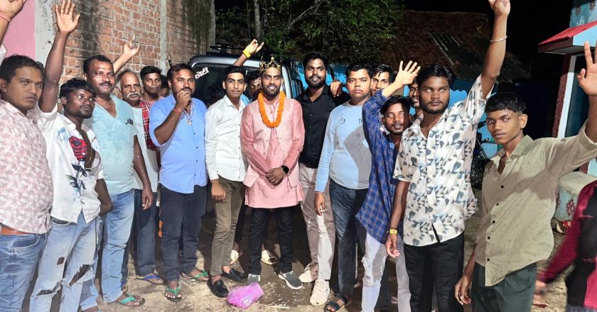 युवा कांग्रेस नेता जितेश जायसवाल का साथियों ने धूमधाम से मनाया जन्मदिन
