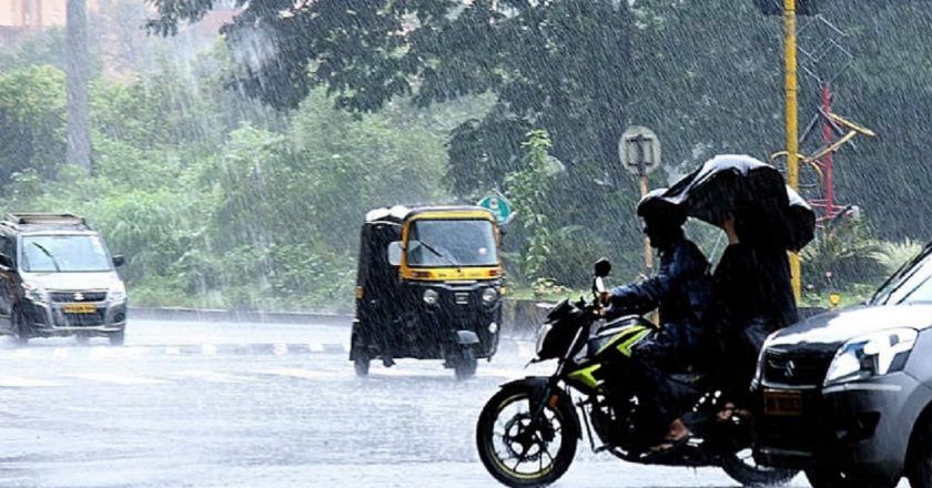 Rain Alert: इस महीने देशभर में होगी झमाझम मानसूनी बारिश, IMD ने इन राज्यों के लिए जारी किया अलर्ट