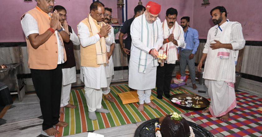 केन्द्रीय गृह मंत्री अमित शाह ने महाप्रभु वल्लभाचार्य जी के मुख्य प्राकट्य बैठक स्थल और चम्पेश्वर महादेव की पूजा-अर्चना की