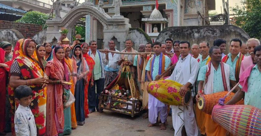 रक्षाबंधन पर्व के साथ झूला रथ यात्रा हर्षोल्लास के साथ सम्पन्न