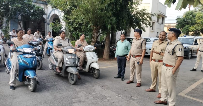 रायगढ़ पुलिस की सशक्त पहल : महिला सुरक्षा के लिए “शक्ति” टीम का गठन