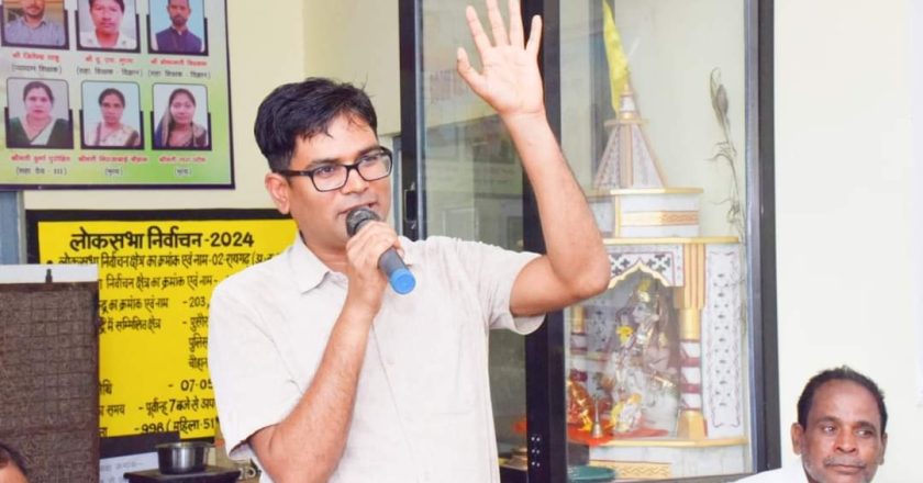 वित्त मंत्री ओ.पी.चौधरी औचक निरीक्षण में पहुंचे पुसौर स्कूल