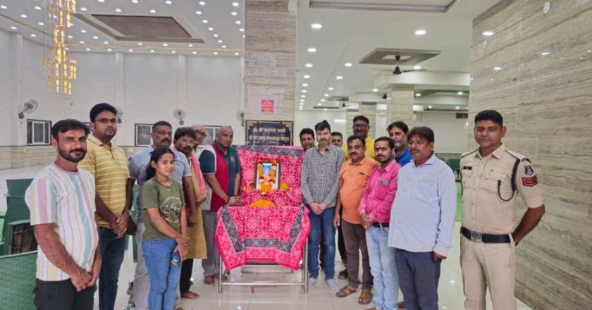 संगीता देवी पुरुषवानी के पगड़ी रस्म में रायगढ़ प्रेस क्लब ने दी श्रद्धांजलि