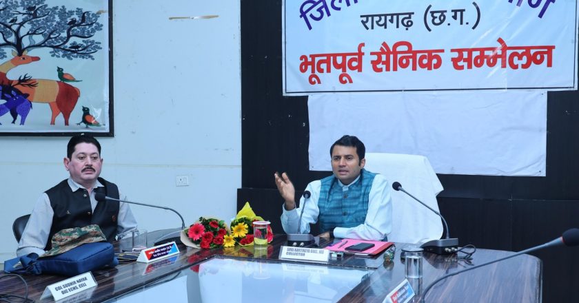 भूतपूर्व सैनिकों एवं परिजनों के बेहतर स्वास्थ्य के लिए चिकित्सा शिविर अच्छी पहल-कलेक्टर कार्तिकेया गोयल