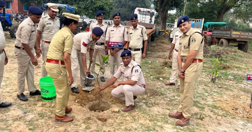पुलिस अधीक्षक ने किया थाना धरमजयगढ़ और चौकी रैरूमाखुर्द का वार्षिक निरीक्षण
