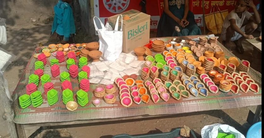 दिवाली में कुम्हारों ने दुकान लगाने के लिए सही जगह की उठाई मांग