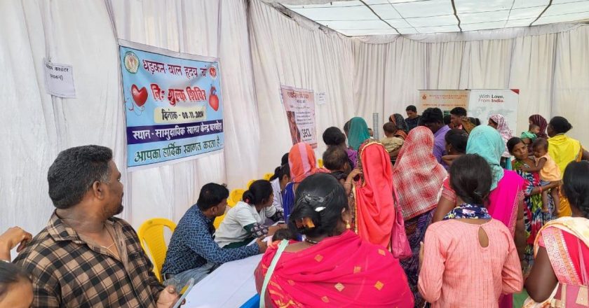 सत्य सॉई अस्पताल से पहुंचे विशेषज्ञ चिकित्सकों ने बच्चों का किया स्क्रीनिंग