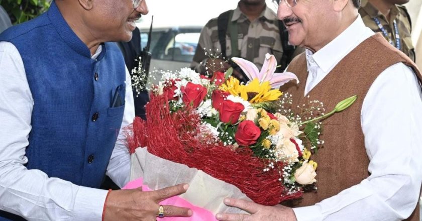 छत्तीसगढ़ के जनादेश परब में शामिल होने केन्द्रीय स्वास्थ्य मंत्री नड्डा रायपुर पहुंचे