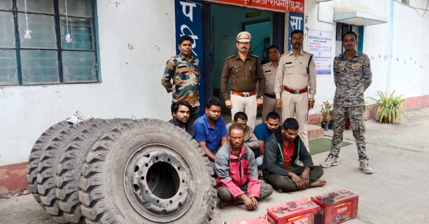 ट्रांसपोर्ट ऑफिस में हुई चोरी का पर्दाफाश : 6 आरोपी गिरफ्तार, ट्रेलर टायर और बैटरियां बरामद
