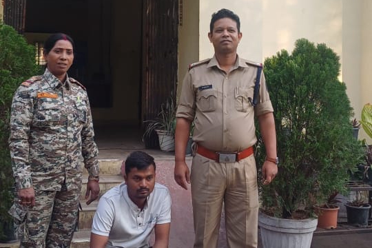 फेसबुक फ्रेंड ने शादी का झांसा देकर युवती से किया दुष्कर्म, चक्रधरनगर पुलिस की त्वरित कार्रवाई में आरोपी गिरफ्तार