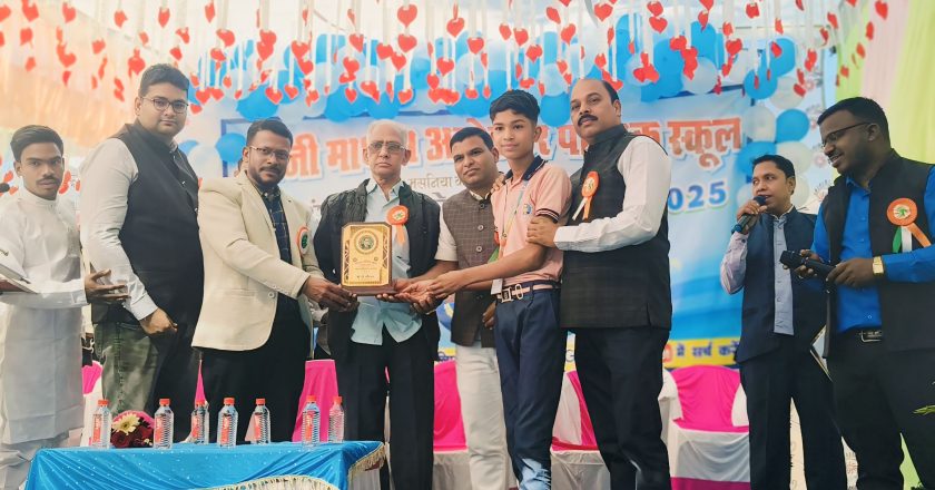 अंबेडकर स्कूल में रंगारंग वार्षिकोत्सव समारोह सम्पन्न