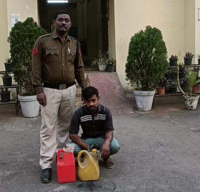 ग्राम बरलिया में चक्रधरनगर पुलिस की शराब रेड कार्रवाई, 09 लीटर अवैध महुआ शराब के साथ आरोपी गिरफ्तार