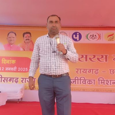 सरस मेला में केन्द्र एवं राज्य शासन द्वारा संचालित विभिन्न योजनाओं की दी गई जानकारी