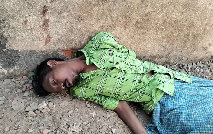 उचित मूल्य दुकान के सामने युवक की अचानक मौत, इलाके में हड़कंप