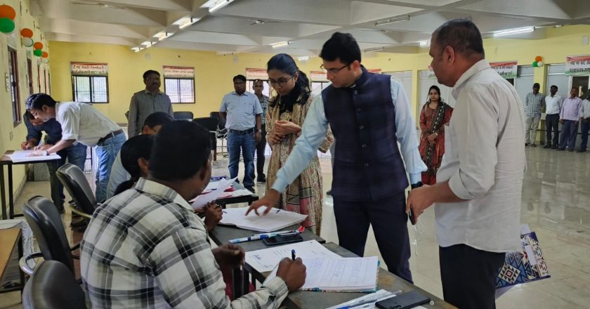 38 अधिकारी-कर्मचारियों ने निर्वाचन कर्तव्य मतपत्र से डाले वोट