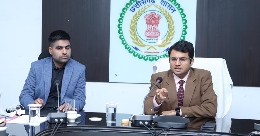 निर्वाचन कार्यक्रम समाप्ति के पश्चात अब विभागीय योजनाओं को दें गति : कलेक्टर कार्तिकेया गोयल