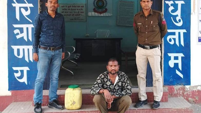 ग्राम झरियापाली में अवैध शराब की सूचना पर घरघोड़ा पुलिस की छापेमारी, 20 लीटर शराब के साथ आरोपी गिरफ्तार