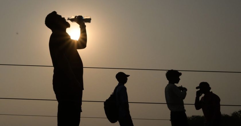 छत्तीसगढ़ में गर्मी की बढ़ी रफ्तार, पारा 44 पार के आसार; हीट वेव का येलो अलर्ट जारी