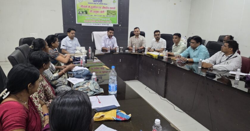 गौठानों में सुगंधित एवं औषधीय फसलों की अनुबंध खेती से महिला समूहों की आय में होगी वृद्धि-सीईओ जिला पंचायत जितेन्द्र यादव