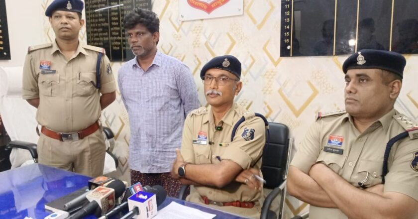 20 साल से फरार हत्या के दोषी फरार स्थायी वारंटी को चक्रधरनगर पुलिस ने पकड़ा