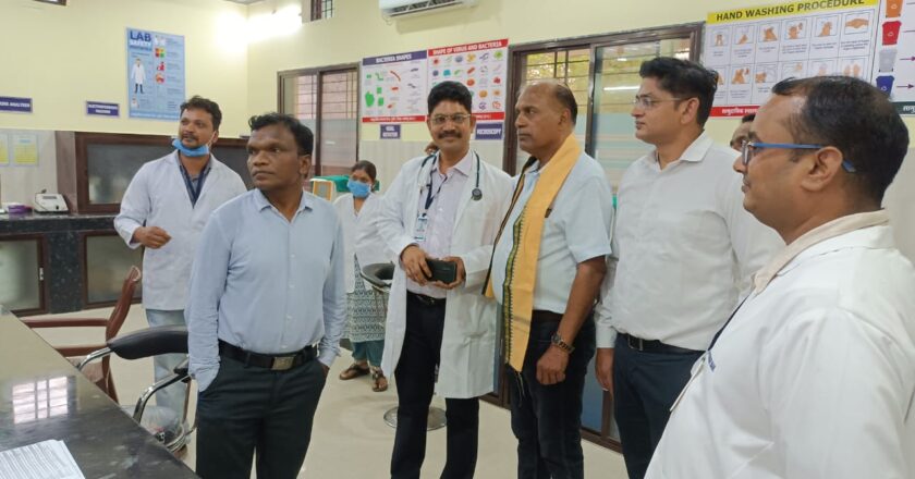 स्वास्थ्य सेवाओं की गुणवत्ता का राज्य स्तरीय टीम ने किया सीएचसी का निरीक्षण