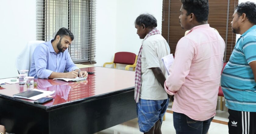 कलेक्टर मयंक चतुर्वेदी ने सुनी जनसामान्य की समस्याएं