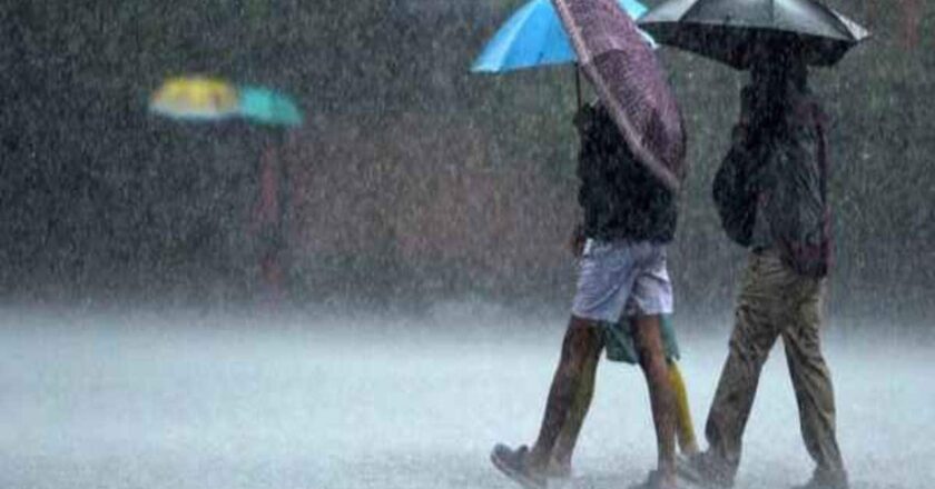 छत्तीसगढ़ के इन जिलों में बारिश का रेड, ऑरेंज व येलो अलर्ट; 80 की स्पीड से चलेगी हवा, बिजली भी गिरेगी