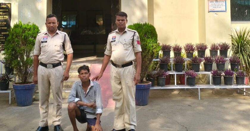 महिला पर कुल्हाड़ी से वार : चक्रधरनगर पुलिस ने तत्परता पूर्वक की&nbsp; कार्रवाई, आरोपी को गिरफ्तार कर भेजा जेल