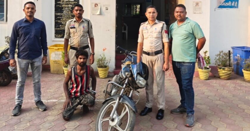 संजय मार्केट से चोरी बाइक के साथ शातिर आरोपी गिरफ्तार, कोतवाली पुलिस को मिली सफलता