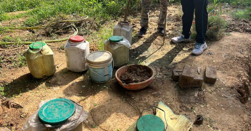 ग्राम नवरंगपुर में अवैध शराब बनाने के ठिकाने पर कोतरारोड़ पुलिस छापा, भारी मात्रा में शराब बनाने की सामग्री नष्ट