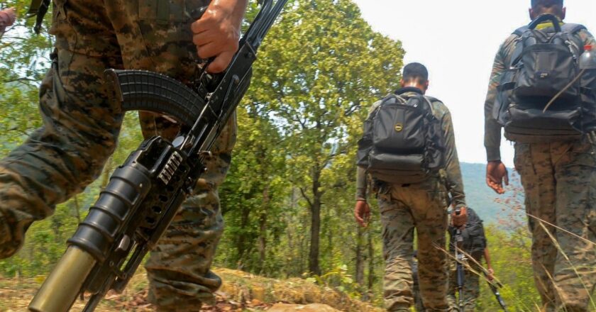 छत्तीसगढ़ में सुरक्षाबलों को बड़ी सफलता, चार इनामी नक्सली गिरफ्तार; पुलिस पर हमले में शामिल रहा एक आरोपी