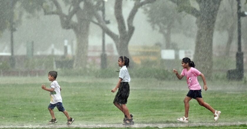 बिजली, बादल और बारिश का ट्रिपल अटैक: छत्तीसगढ़ के 26 जिलों में अलर्ट, प्री मानसून ने दी दस्तक