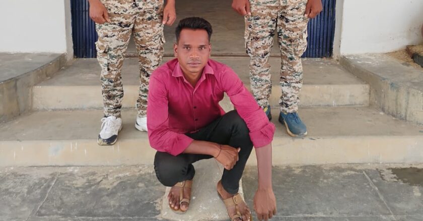 अवैध शराब बनाने के मामले का फरार आरोपी सुरेंद्र राठिया गिरफ्तार, जोबी पुलिस ने कोर्ट पेश कर भेजा जेल