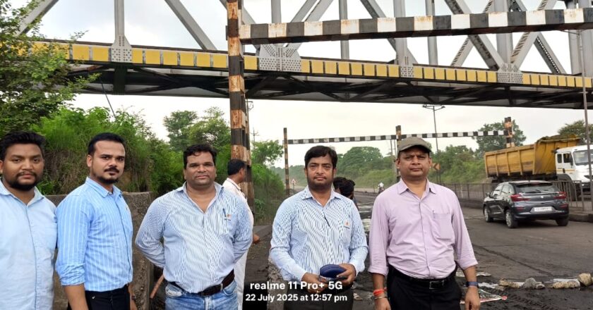 खरसिया के कुनकुनी में NH-49 पर जलभराव की समस्या पर SDM ने लिया त्वरित संज्ञान, 10 दिन में समाधान का आश्वासन