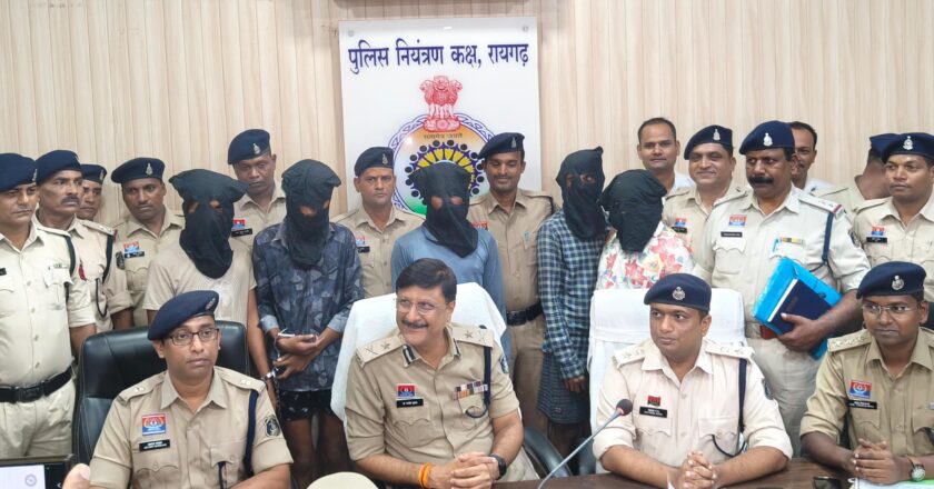 रायगढ़ के श्री श्याम मंदिर चोरी का बड़ा खुलासा – रायगढ़ पुलिस ने 27 लाख की चोरी में शत-प्रतिशत संपत्ति की बरामद, 6 आरोपी गिरफ्तार