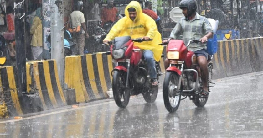 छत्तीसगढ़ में जमकर बरस रहे बदरा; दो जिलों के लिए ओरेंज तो 12 के लिए येलो अलर्ट जारी