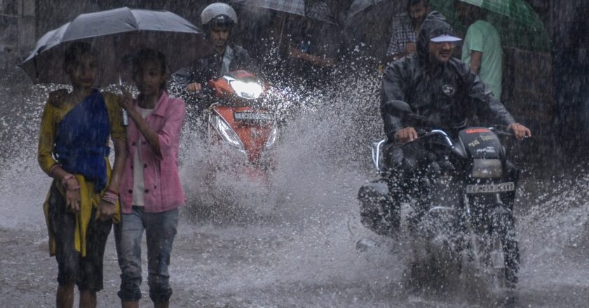 छत्तीसगढ़ में होगी भारी बारिश, 28 जिलों में ऑरेंज और येलो अलर्ट; तूफानी हवा भी चलेगी