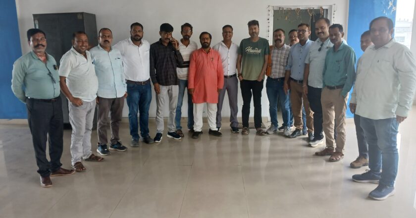 अडानी कंपनी के गुर्गों द्वारा पत्रकारों से बदसलूकी की रायगढ़ प्रेस क्लब ने की निंदा