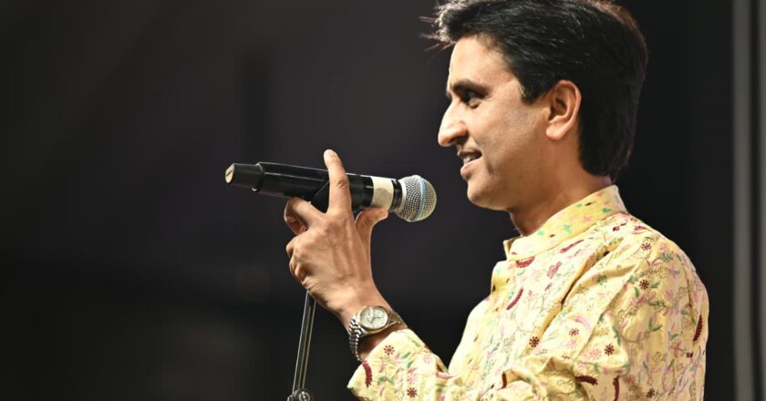 चक्रधर समारोह में कवि डॉ. कुमार विश्वास का काव्यपाठ, श्रोताओं ने खूब सराहा