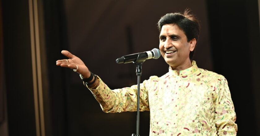 कवि डॉ.कुमार विश्वास की ओजस्वी कविता-पाठ से गूँजा चक्रधर समारोह, दर्शक हुए भाव-विभोर